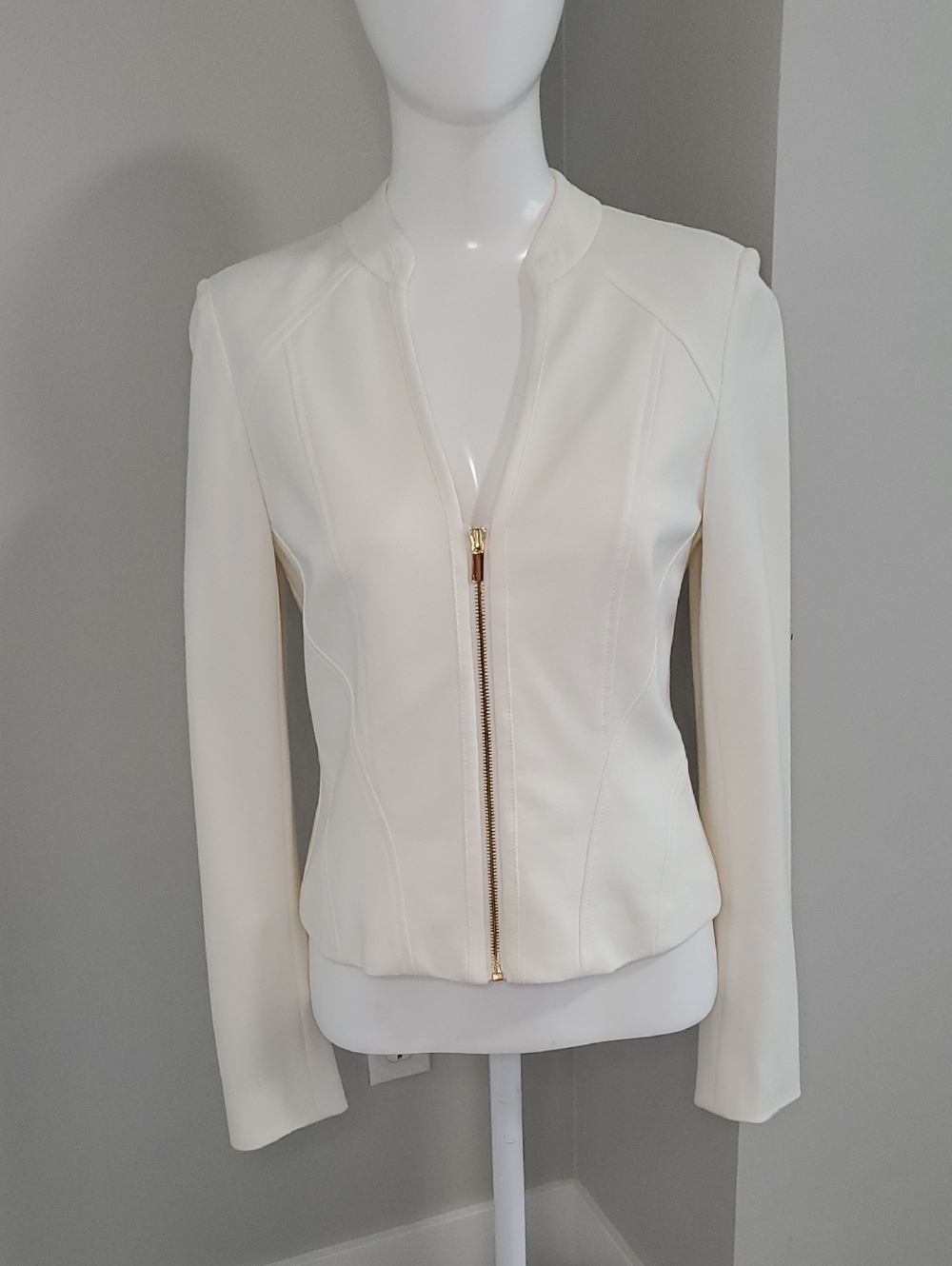 Cache Cream Collarless Zip-Front Blazer